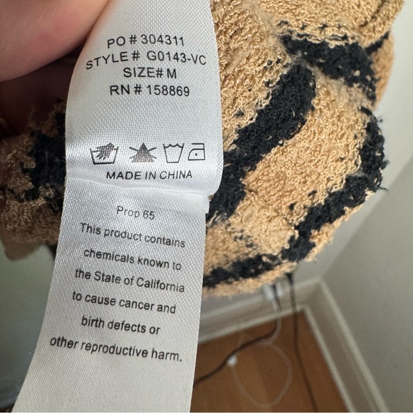 Promesa‎ Black and Tan Striped Cozy and Soft Womens  Sweater Size Medium M - Picture 6 of 7